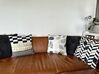 Conjunto de 2 almofadas decorativas de algodão pretas e douradas 45 x 45 cm HELCONIA_853044