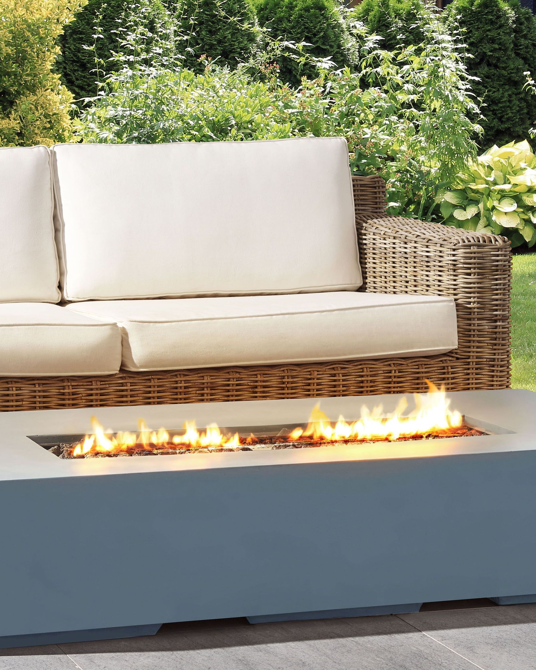 Feuerstelle grau Leichtbeton rechteckig PAVO II | Beliani.ch