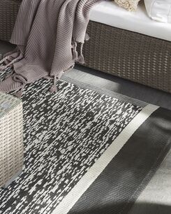 Ulkomatto musta/valkoinen 120 x 180 cm BALLARI Ulkomatto musta/valkoinen 120 x 180 cm BALLARI