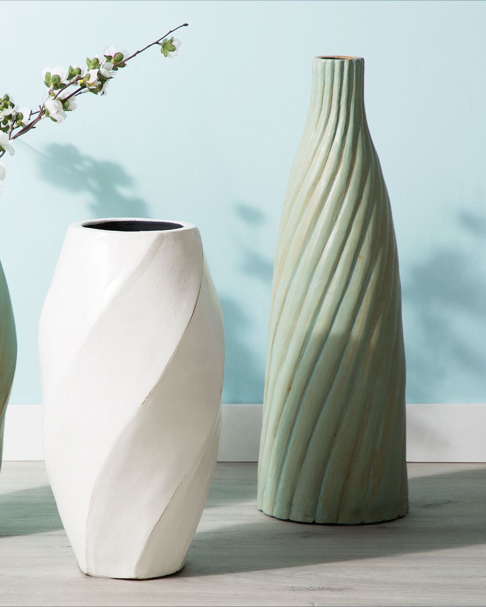 Vase décoratif vert clair 54 cm FLORENTIA Beliani.fr