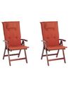 Zestaw 2 krzeseł ogrodowych drewno akacjowe z poduszkami czerwonymi TOSCANA_784173