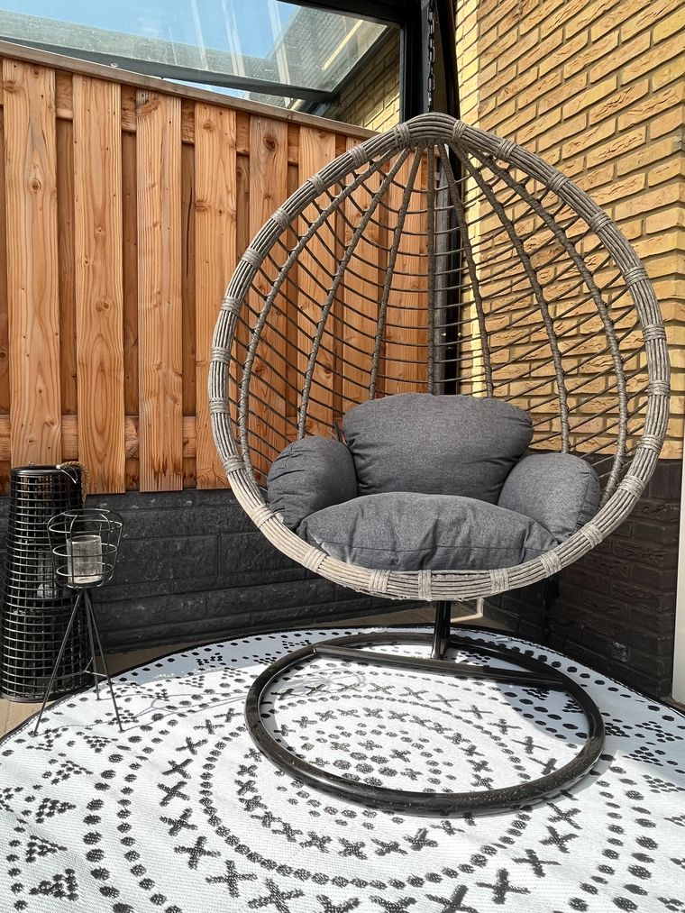 PE Rattan Hanging Chair with Stand Grey TOLLO Beliani.de