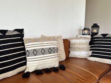 Cotton Cushion Geometric Pattern with Tassels 45 x 45 cm Beige and Black SAMBUCUS