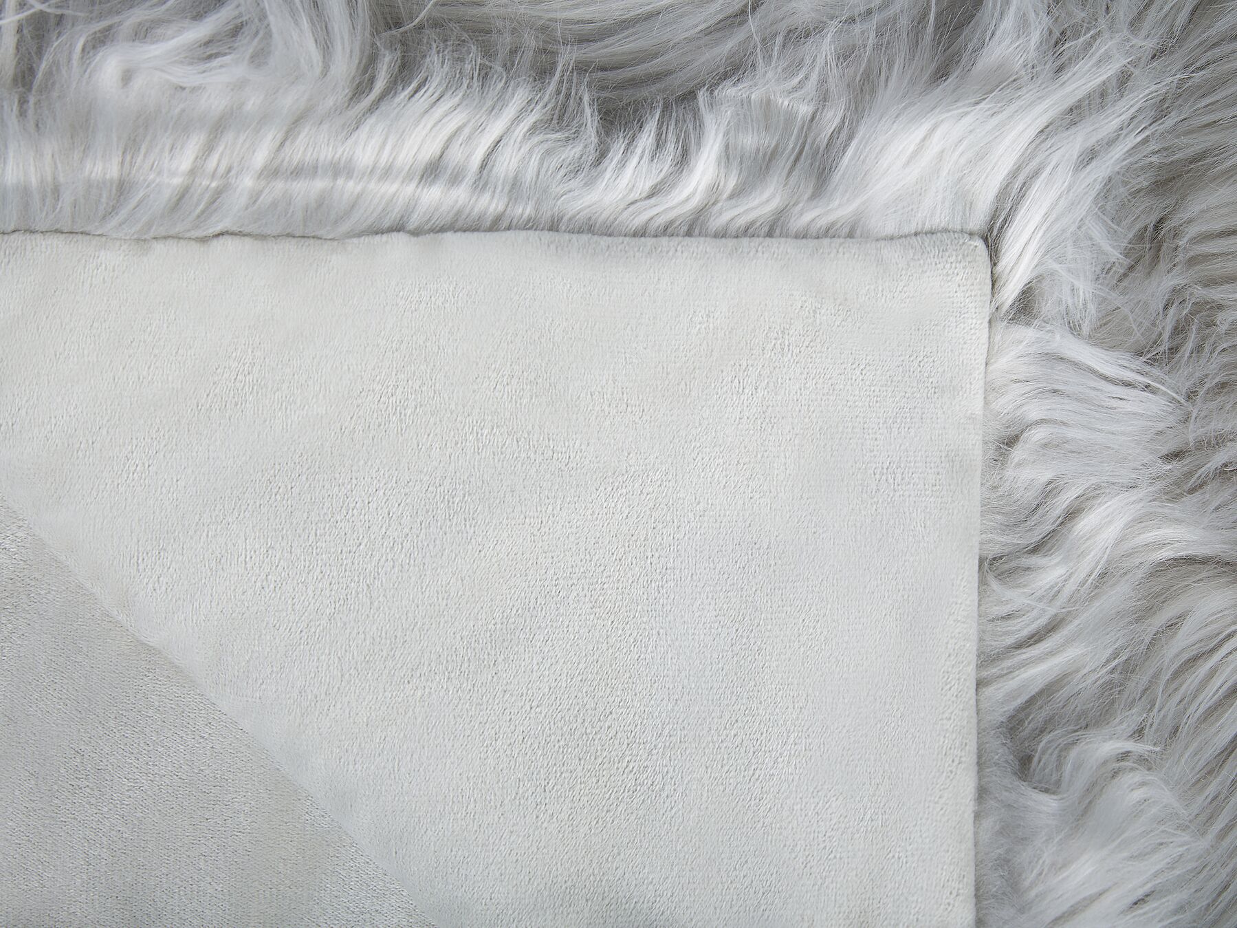 Couvre-lit gris clair 200 x 220 cm DELICE | Beliani.fr