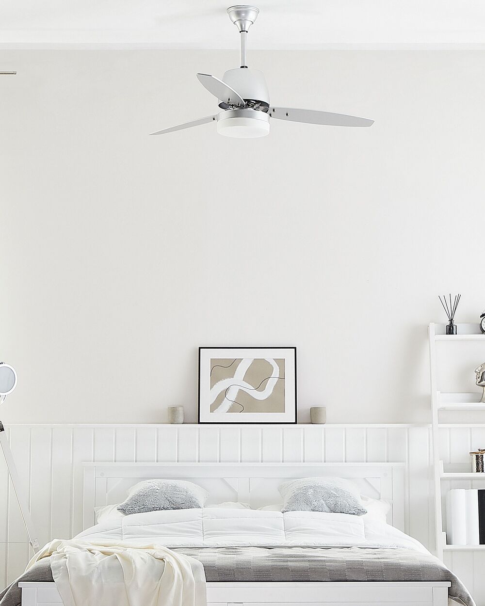 Deckenventilator mit Licht silber MLAVA | Beliani.de