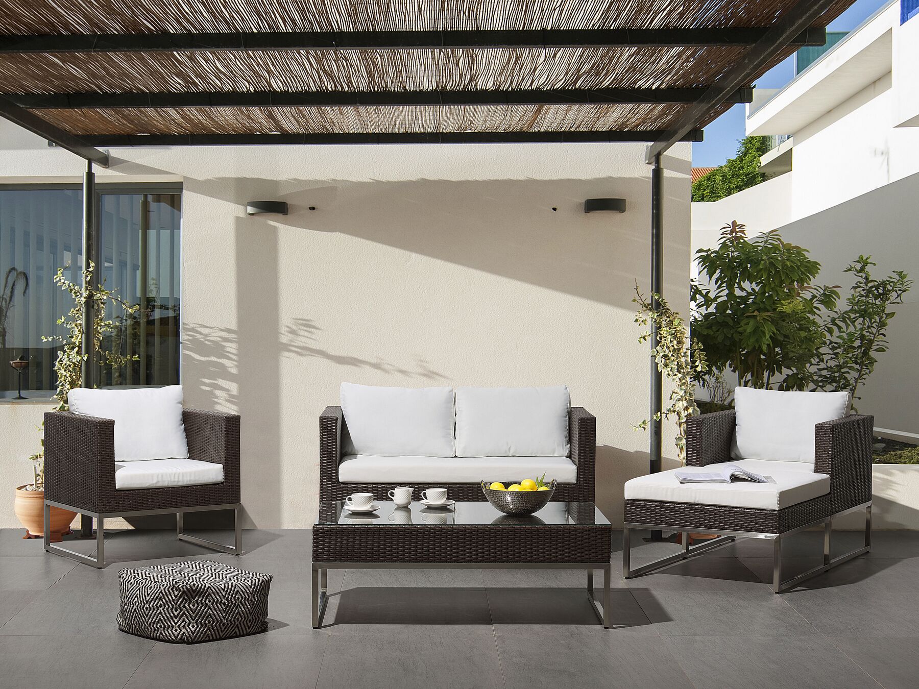 Lounge Set Rattan braun 5-Sitzer Auflagen weiß CREMA | Beliani.de