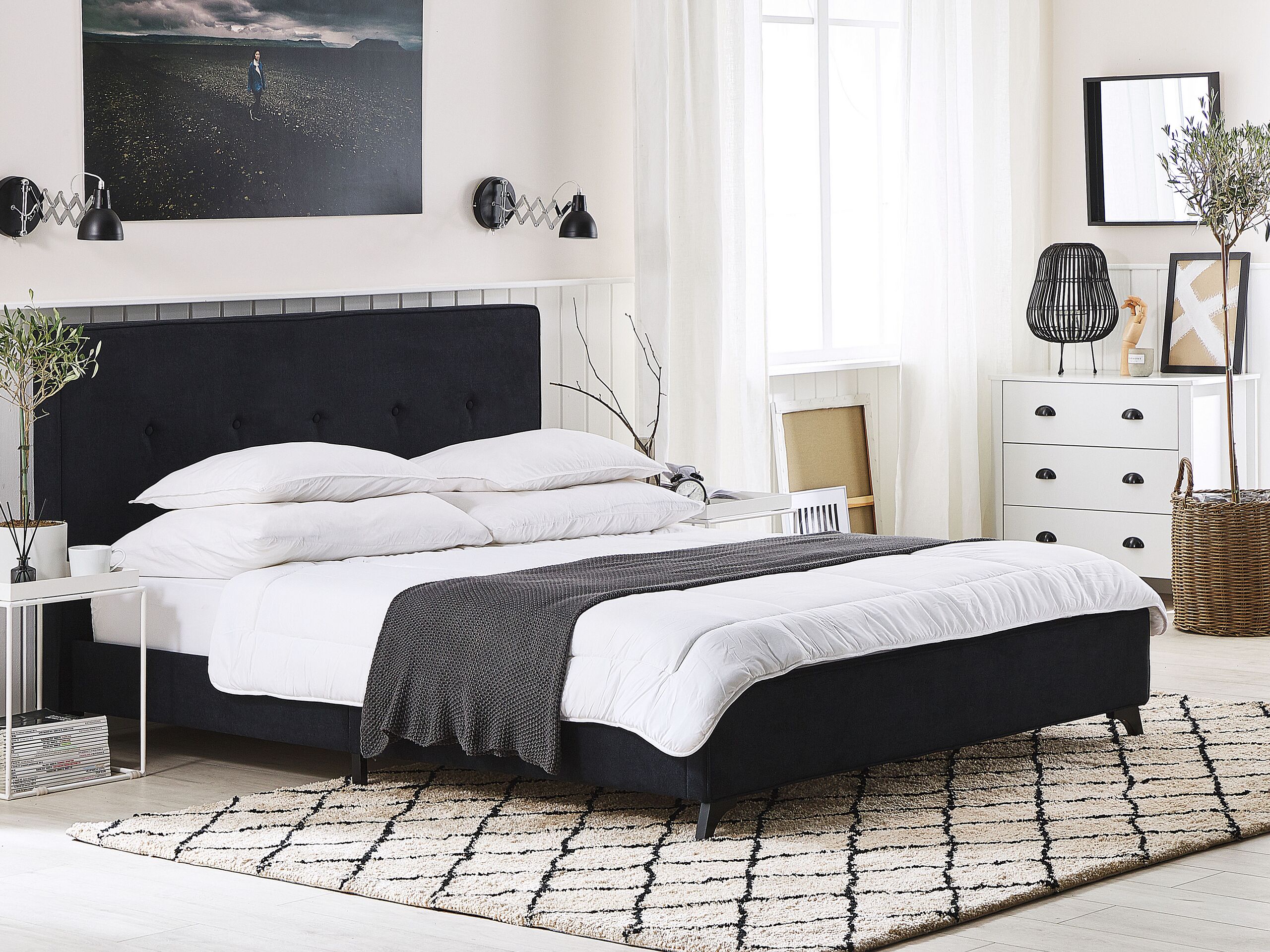 Cama estofada em tecido preto 140 x 200 cm AMBASSADOR