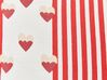 Conjunto 2 almofadas decorativas padrão corações algodão vermelho e branco 45 x 45 cm BANKSIA_914125