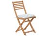 Table et 2 chaises de jardin en bois avec coussins bleu et blanc FIJI_764288
