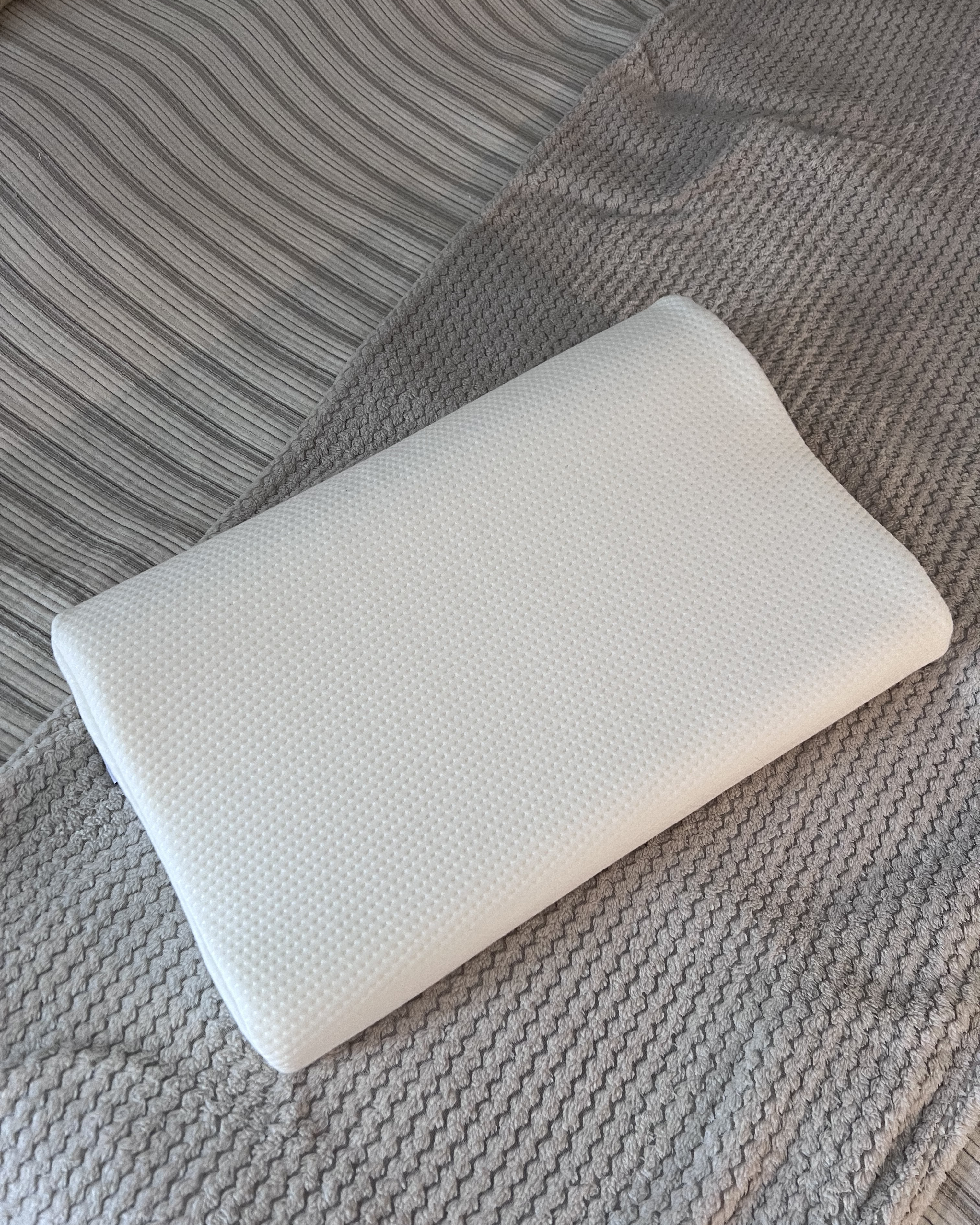 Memory Foam Bed High Profile Pillow 57 x 35 cm AMNE_917061