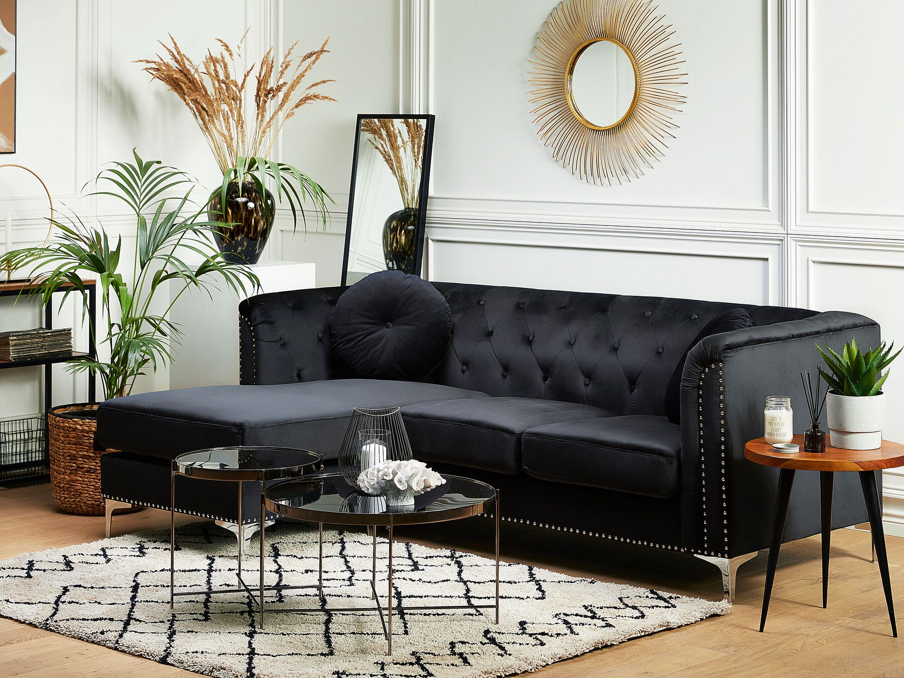 Right Hand Velvet Corner Sofa Black FLEN | Beliani.co.uk