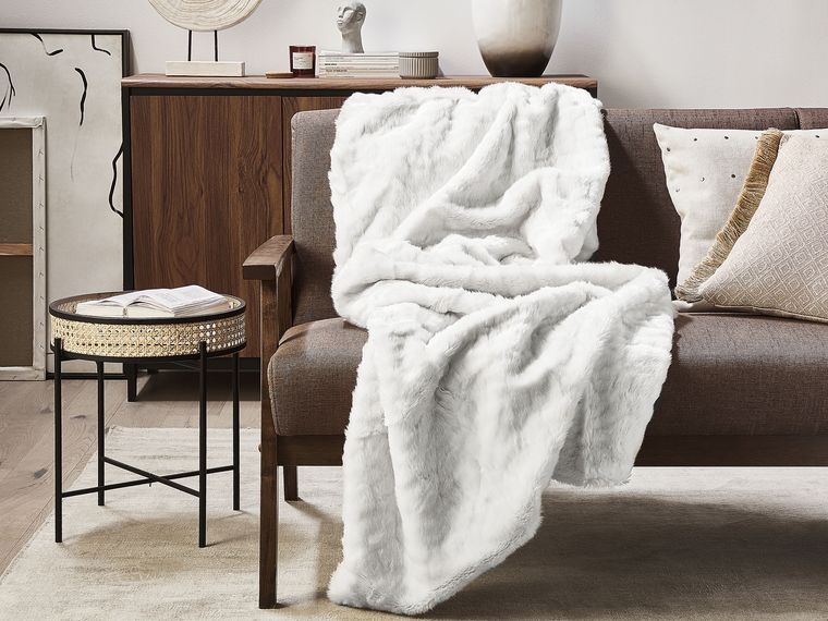 Blanket 180 x 220 cm White TOURZA Beliani.co.uk