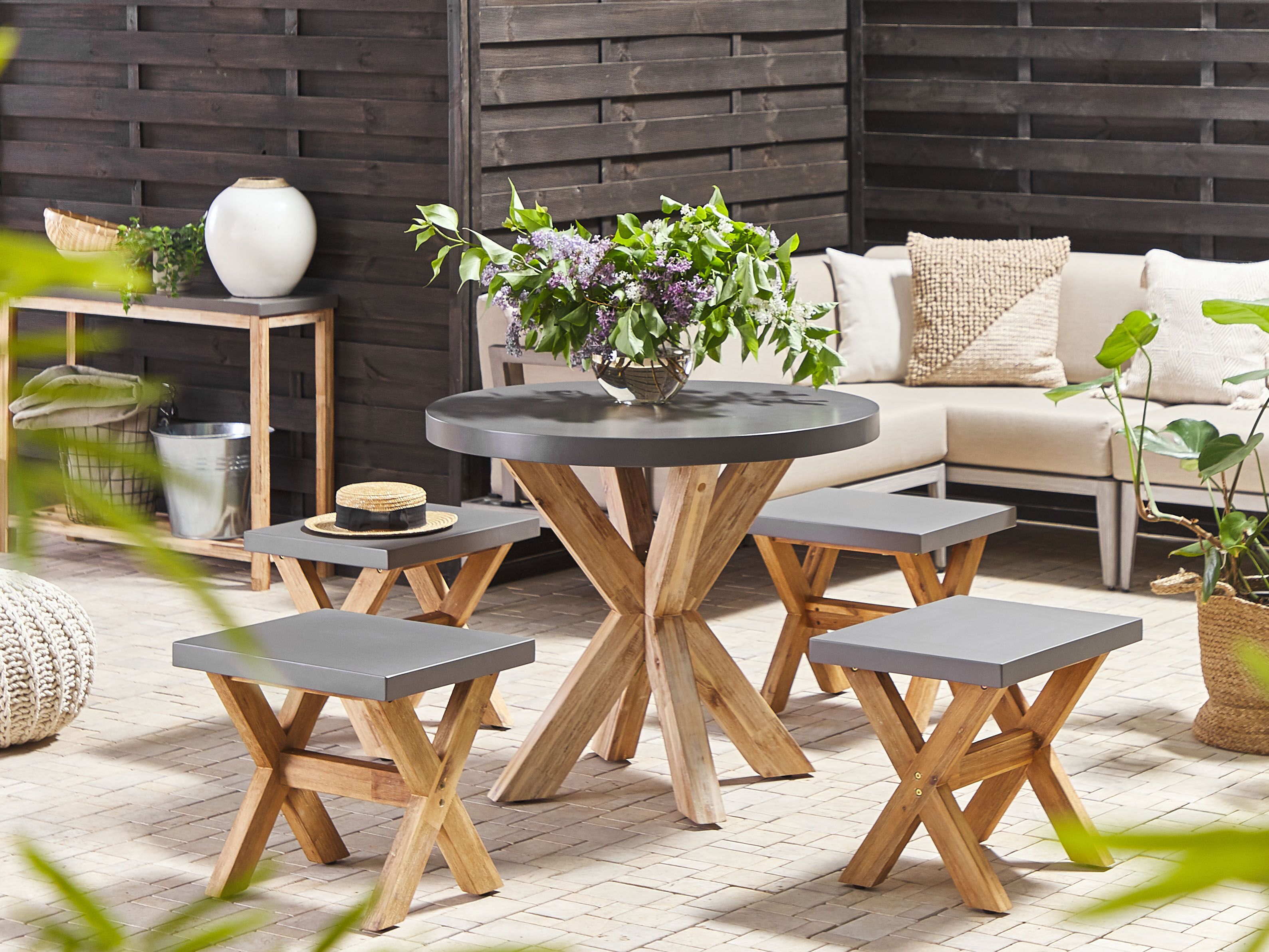 Tuinset rond beton grijs OLBIA | Beliani.nl