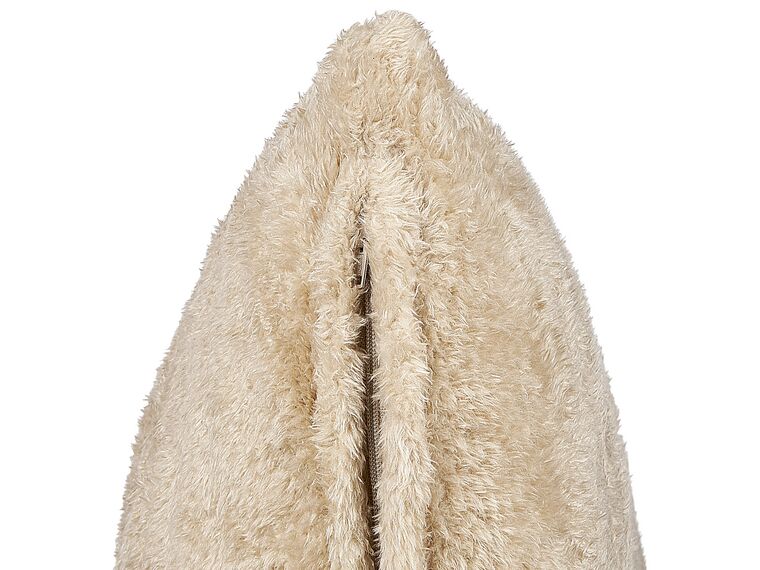 Coussin en fausse fourrure de qualité 5 couleurs chez ksl living Coussin en fausse fourrure de qualité 5 couleurs chez ksl living