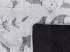 Manta de poliéster gris claro 150 x 200 cm KOSI_842957