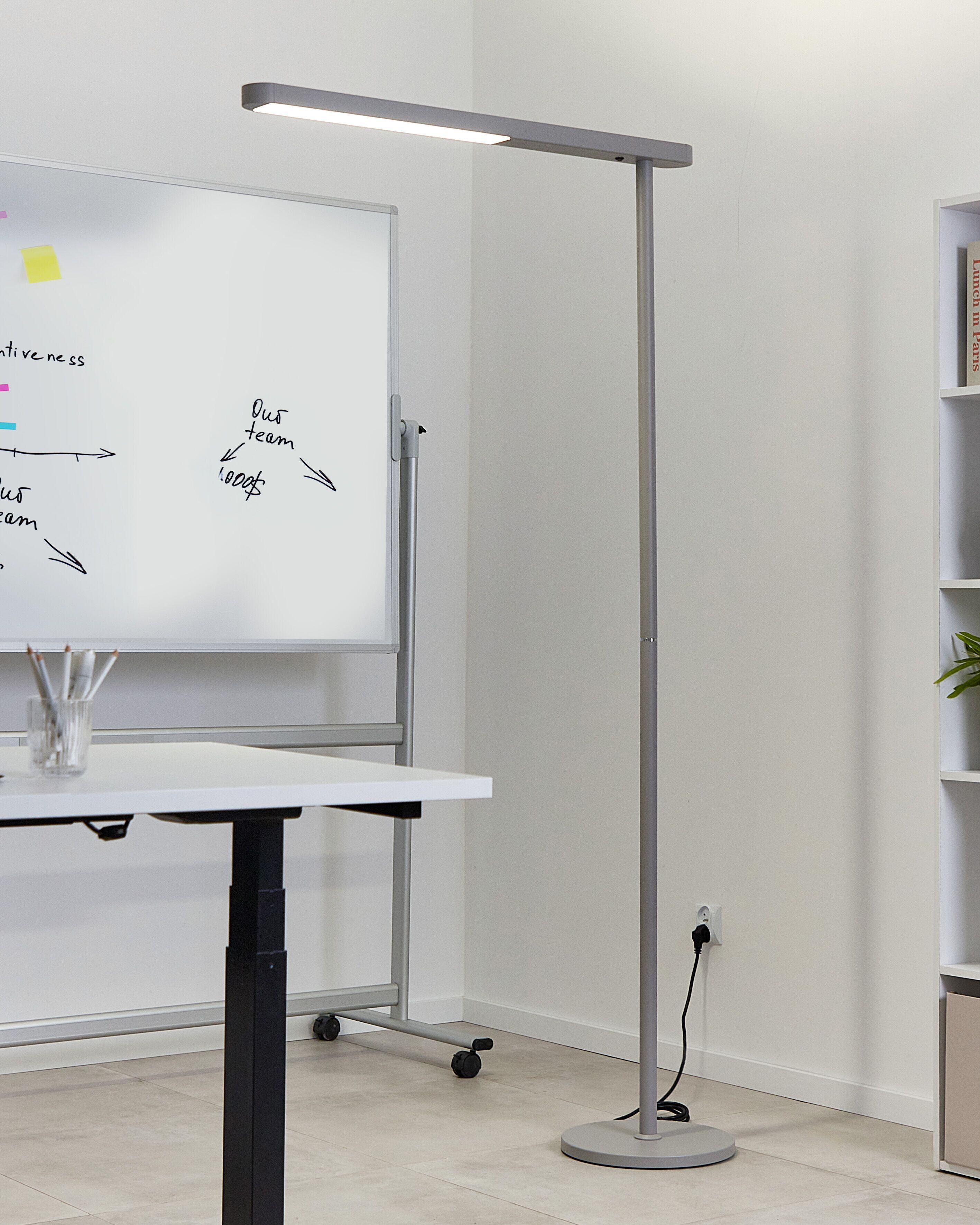 LED gulvlampe I Metal S lv PERSEUS Beliani dk led-gulvlampe-i-metal-s-lv-perseus-beliani-dk