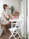 Table et 2 chaises de jardin blanches en bois FIJI_832327