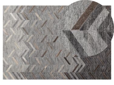 Kožený koberec 140 x 200 cm sivý ARKUM