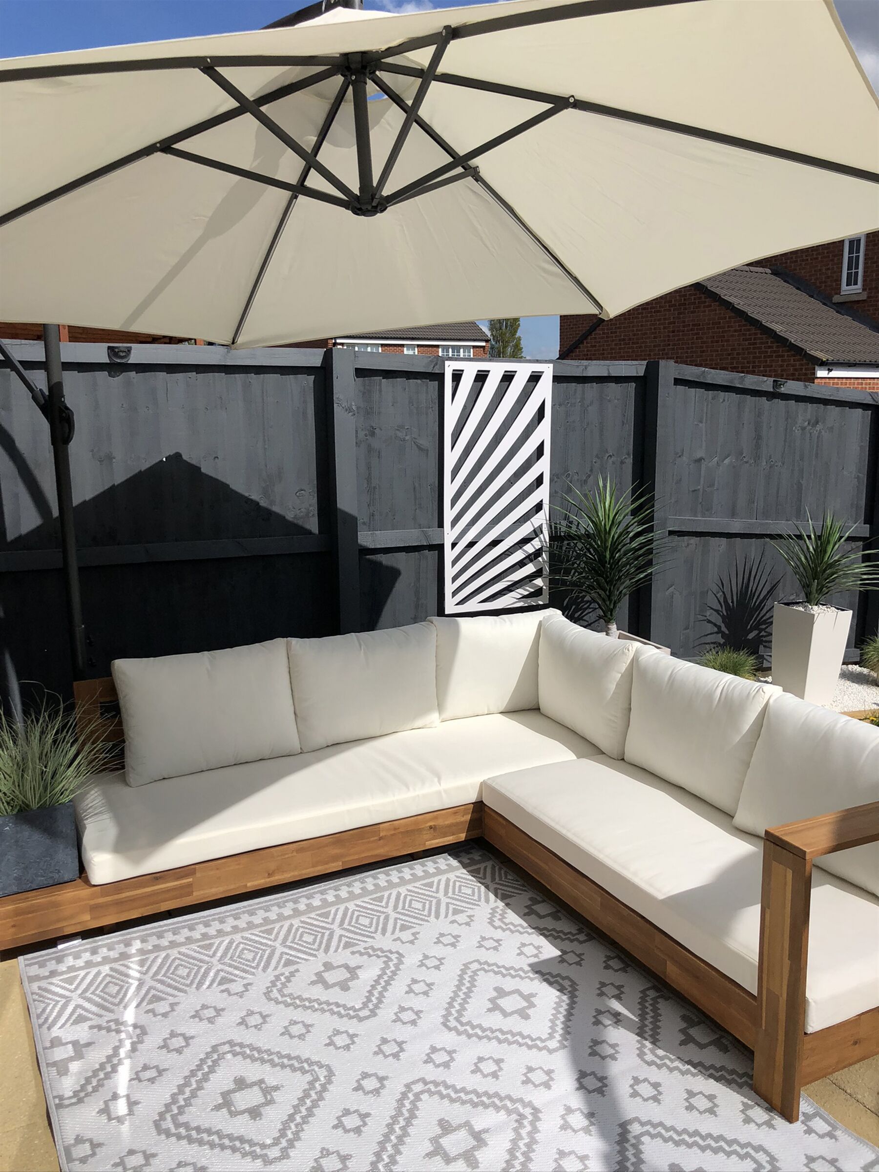 Left Hand 5 Seater Acacia Wood Garden Corner Sofa Set White MARETTIMO