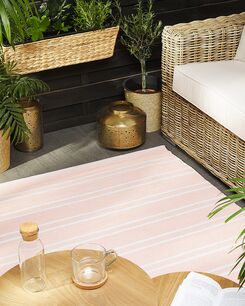 Ulkomatto kaksipuolinen vaaleanpunainen 160 x 230 cm AKYAR Ulkomatto kaksipuolinen vaaleanpunainen 160 x 230 cm AKYAR