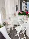 Table et 2 chaises de jardin blanches avec coussins vert menthe FIJI_777392