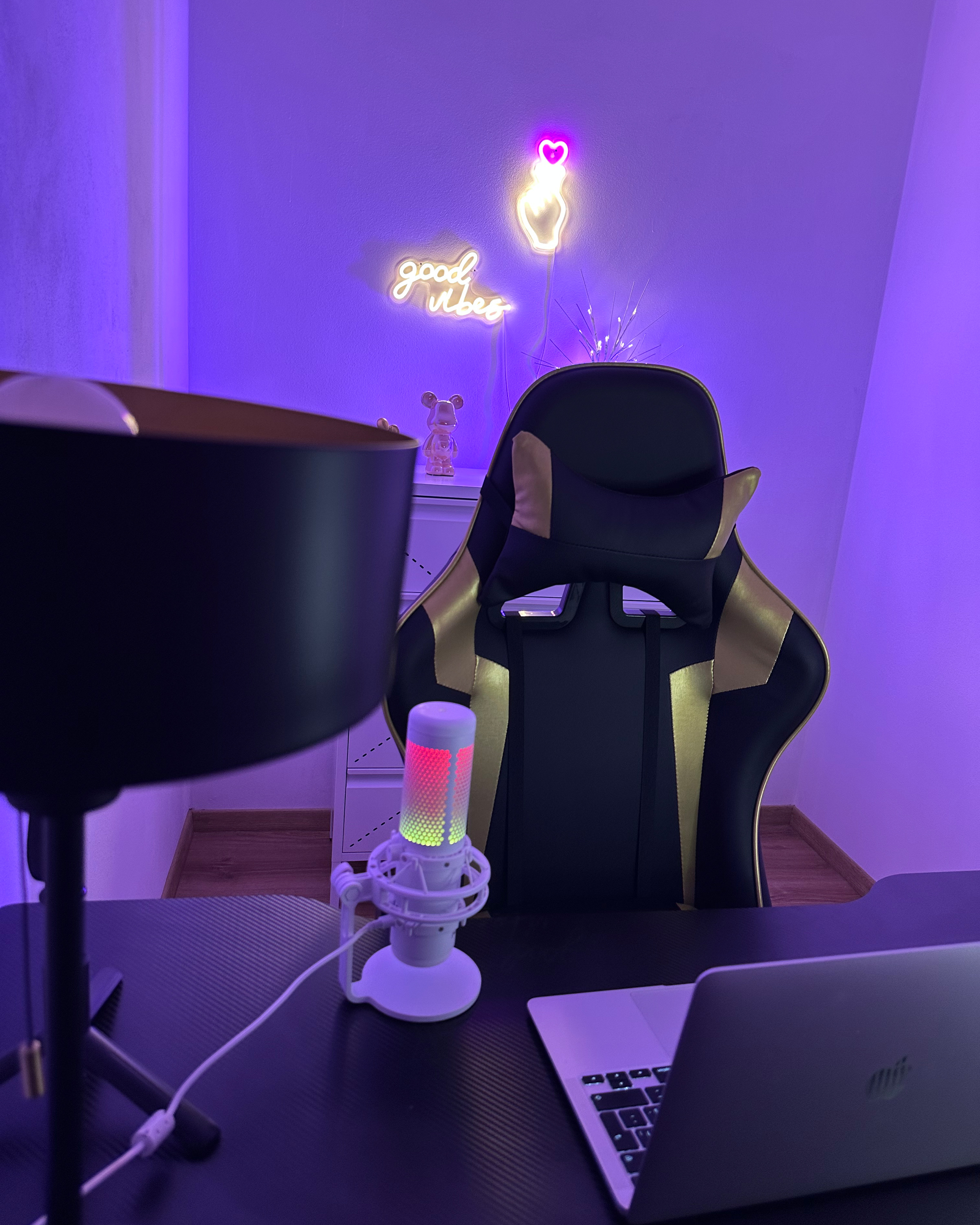 Gaming Chair Black and Gold KNIGHT_895578