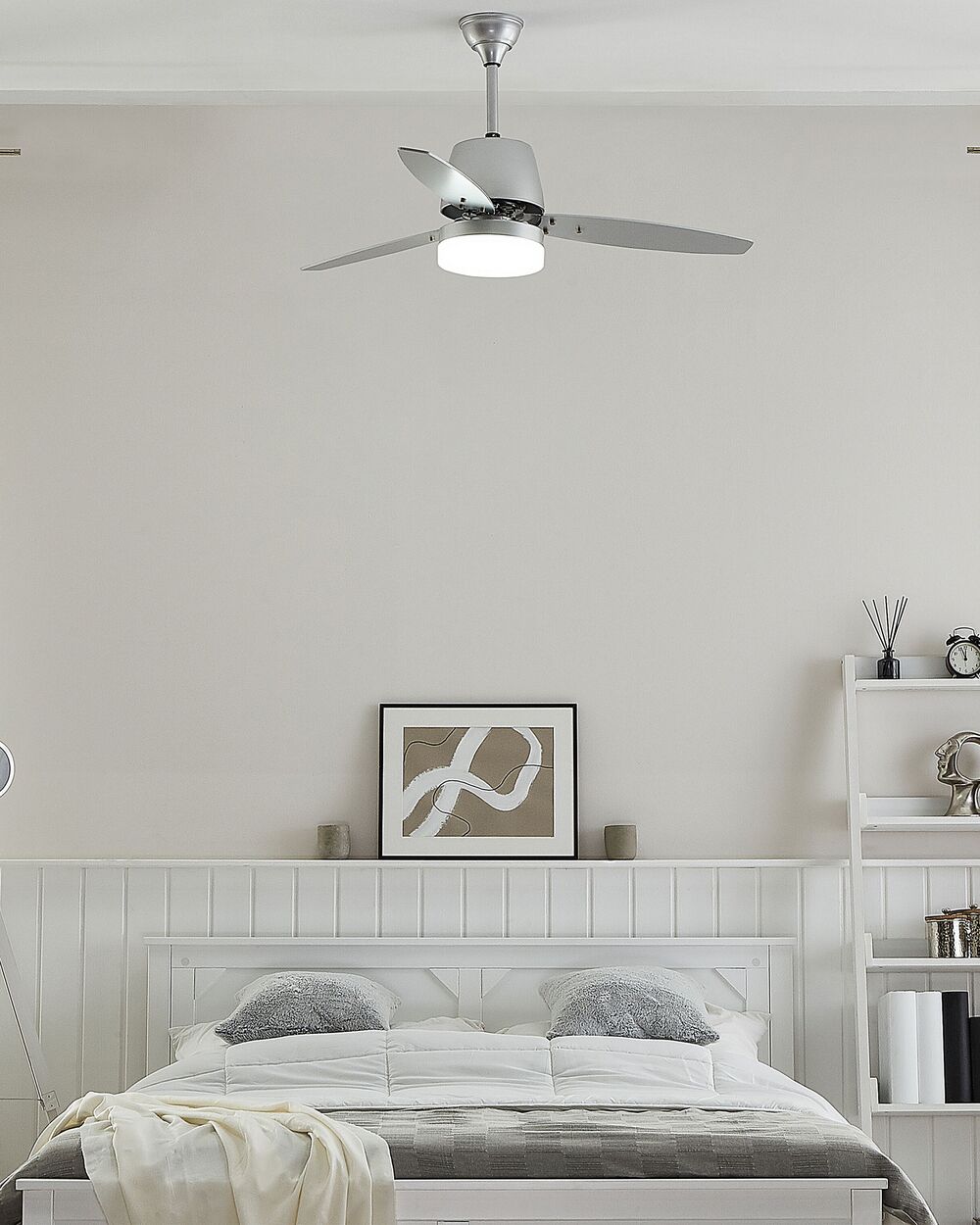 Deckenventilator mit Licht silber MLAVA | Beliani.de