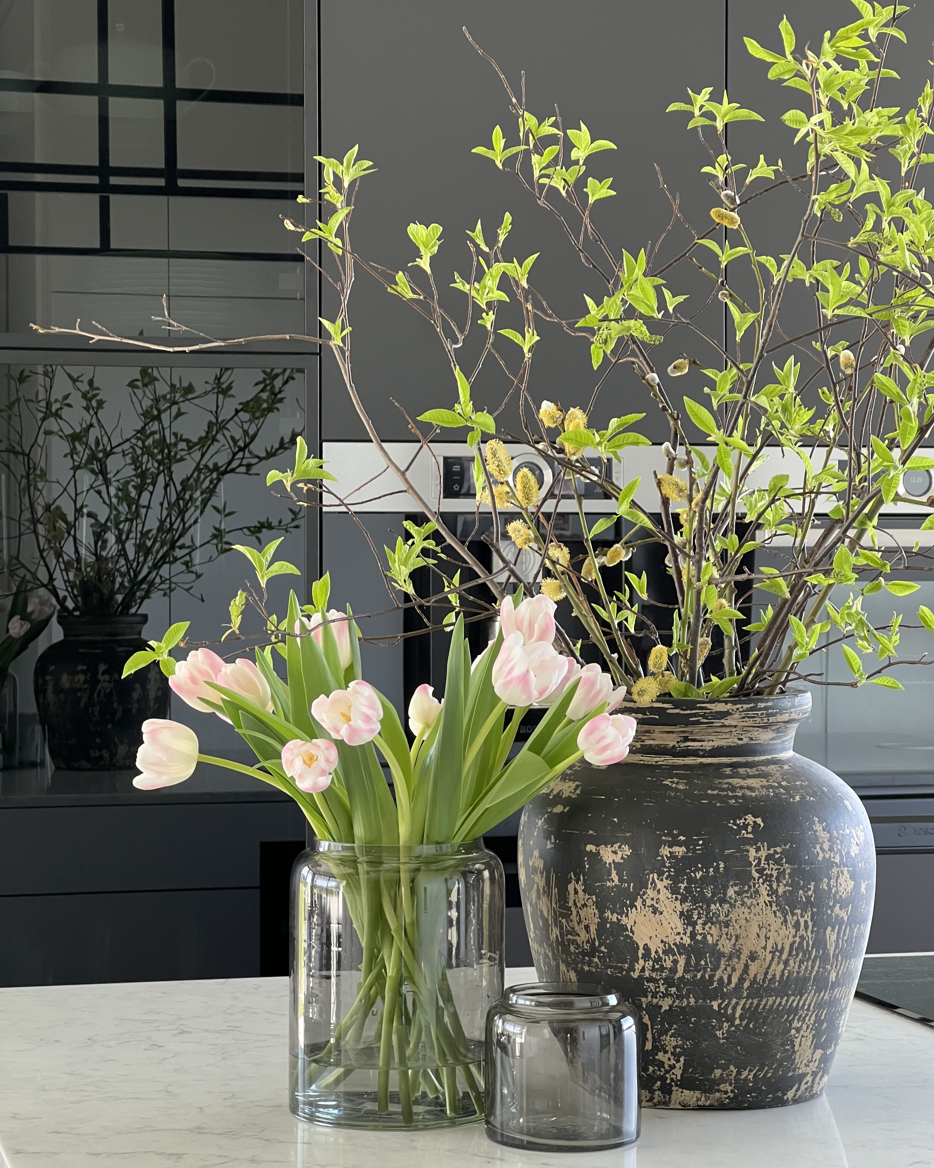 Sada 2 dekoratívnych sklenených váz 20/11 cm sivá RASAM_913633