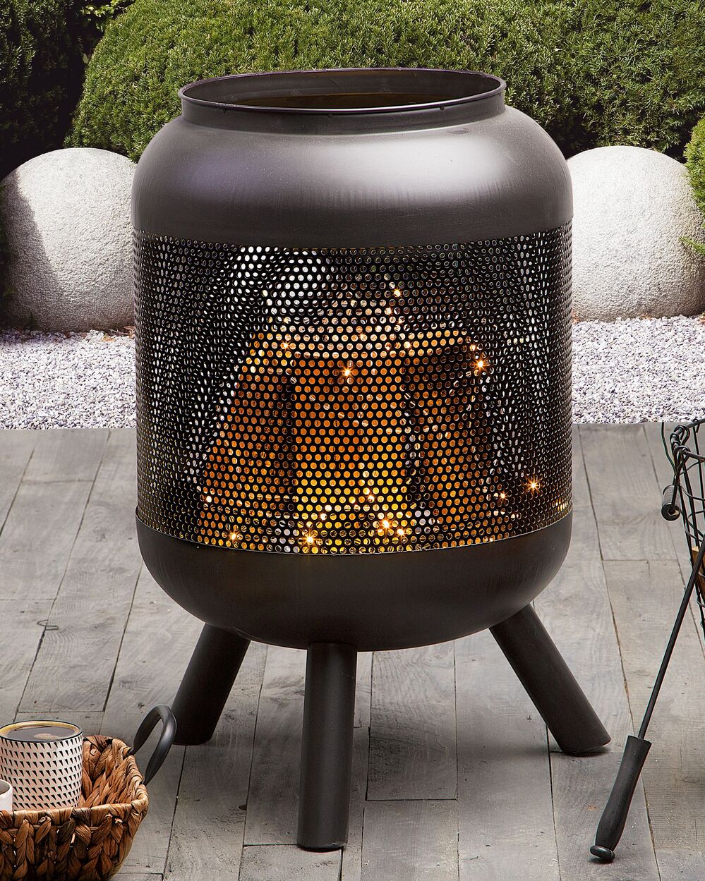 Chimenea negra de acero VEER | Beliani.es