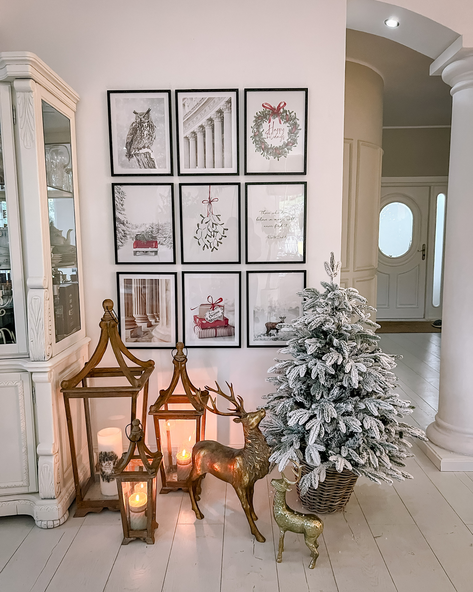 Zasněžený umělý vánoční stromek 120 cm bílý BASSIE_847977
