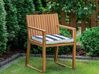 Sada 8 světle hnědých dřevěných zahradních židlí s modrým pruhovaným polštářem SASSARI_774895