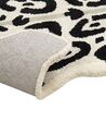 Vlnený detský koberec v tvare snežného leoparda 100 x 160 cm béžová a biela MIBU_873914