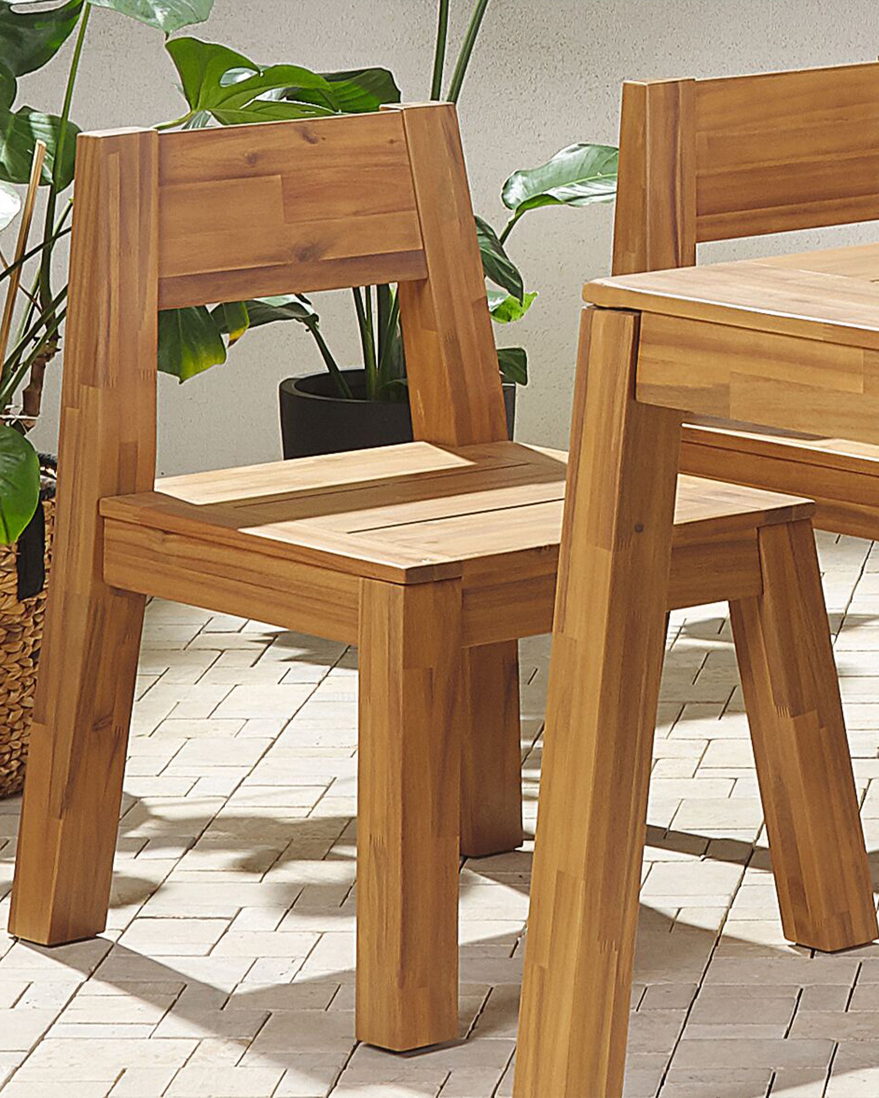 Chaise de jardin en bois acacia clair LIVORNO  Beliani.fr