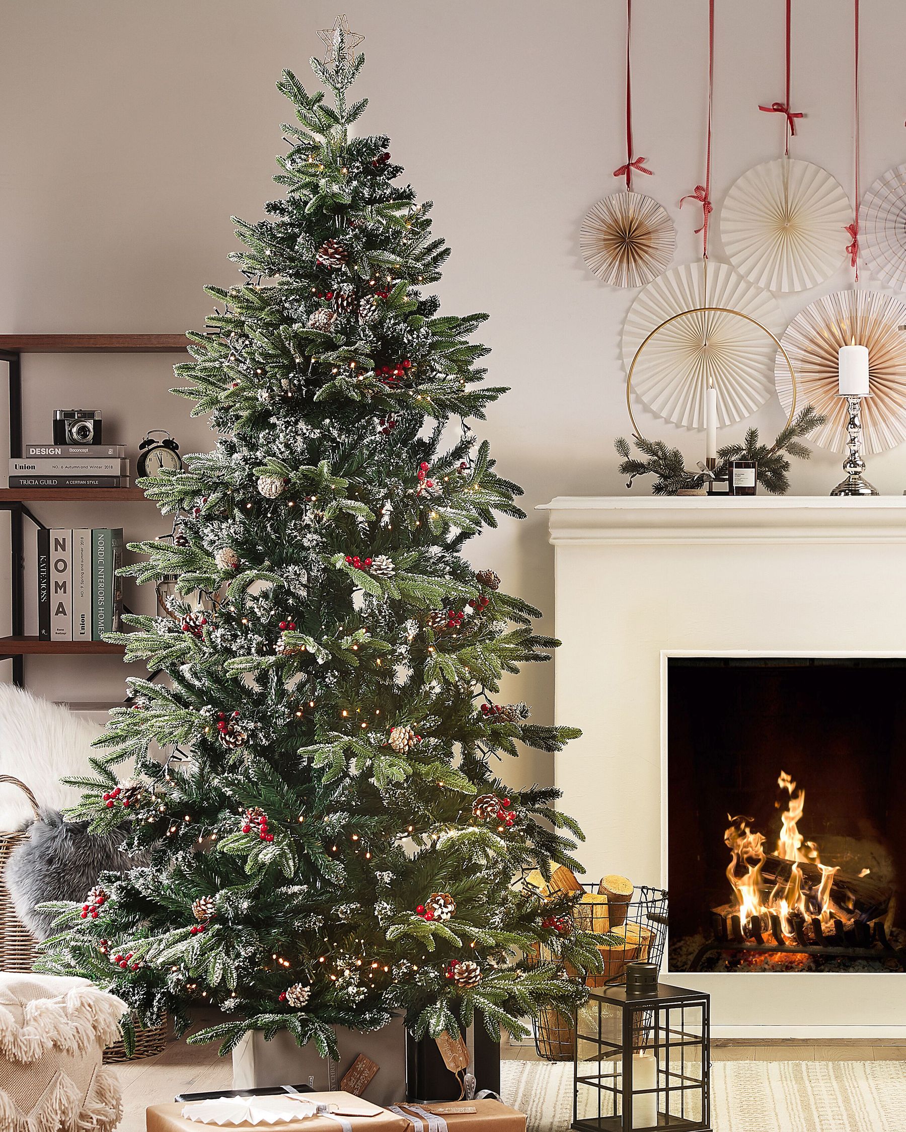 Künstlicher Weihnachtsbaum mit Schnee bestreut 210 cm grün DENALI