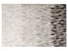 Teppich Kuhfell weiß / grau 140 x 200 cm Patchwork Kurzflor MALDAN_806250