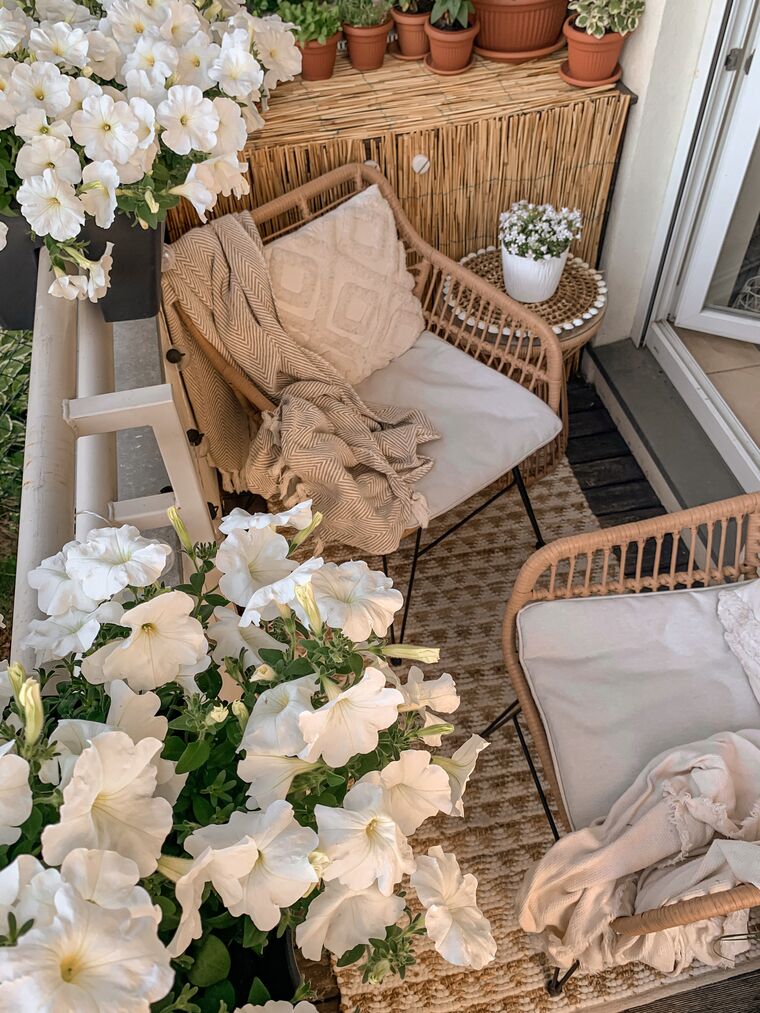 Balkonset 2 Stühle + Couchtisch Rattan - Graue Auflagen Terrassenmöbel Modern