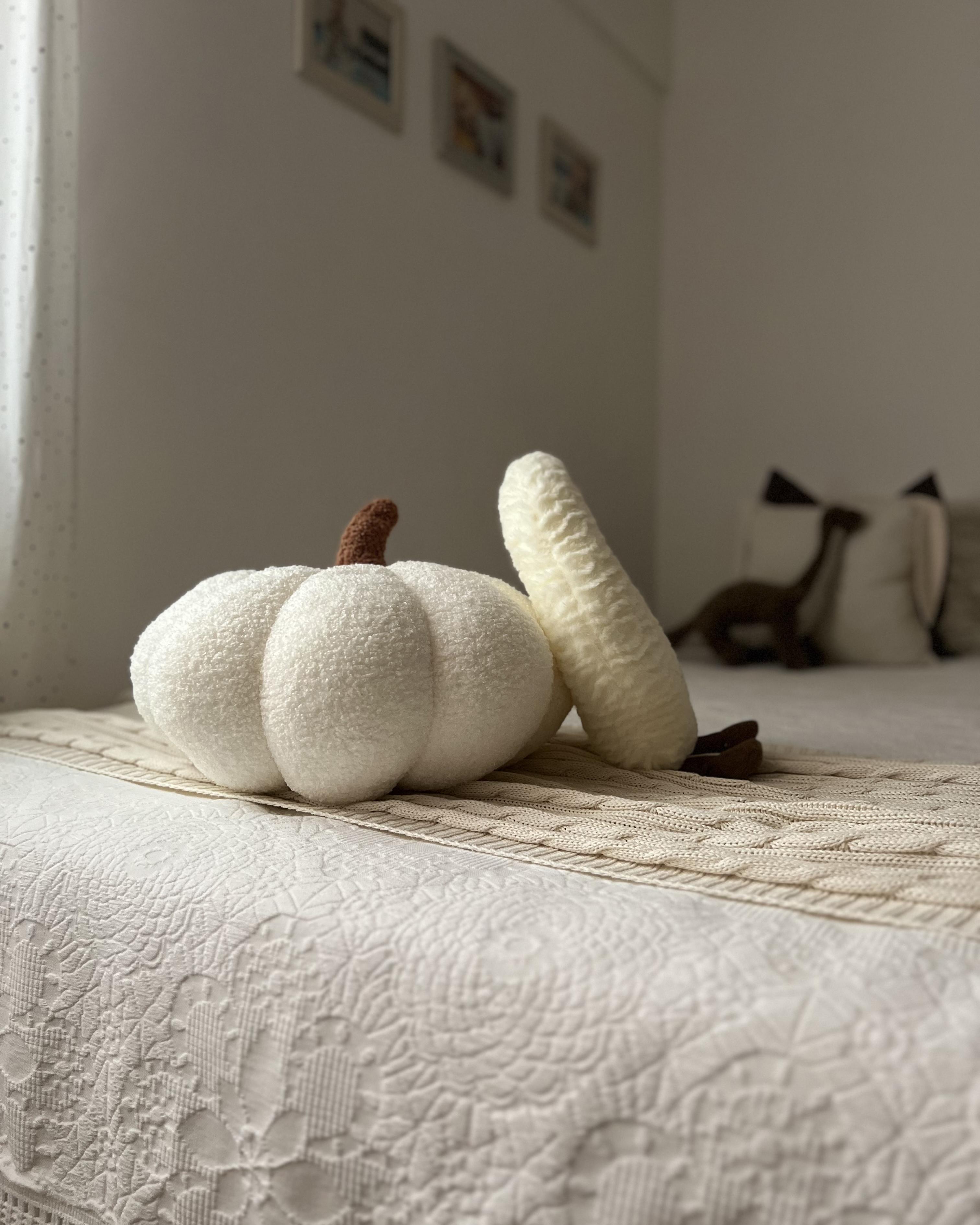 Conjunto 2 almofadas decorativas forma de abóbora tecido bouclé branco ⌀ 35 cm MUNCHKIN_913409