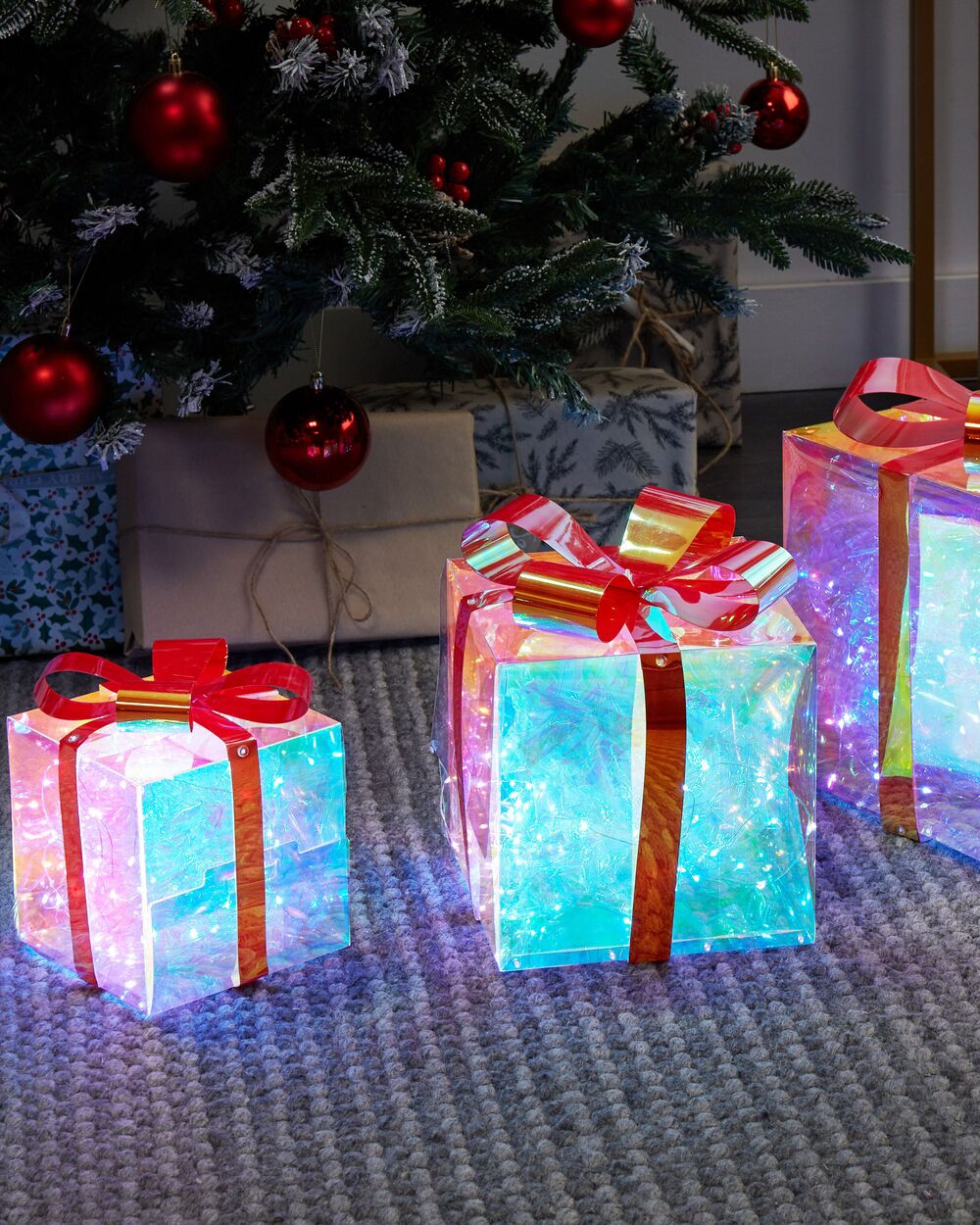 Lot de 3 décorations à LED cadeaux de Noël multicolores 25 cm CAPELLA 
