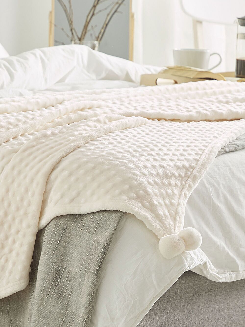 Plaid blanc cassé 200 x 220 cm SAMUR Beliani.fr