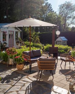 Aurinkovarjo beige/valkoinen ⌀ 260 cm FERENTILLO Aurinkovarjo beige/valkoinen ⌀ 260 cm FERENTILLO