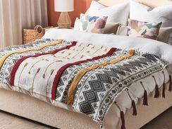 Huopa puuvilla monivärinen 130 x 180 cm AMBALA Huopa puuvilla monivärinen 130 x 180 cm AMBALA