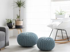 Vaaleansininen neulottu pallorahi 50x35 cm CONRAD Vaaleansininen neulottu pallorahi 50x35 cm CONRAD