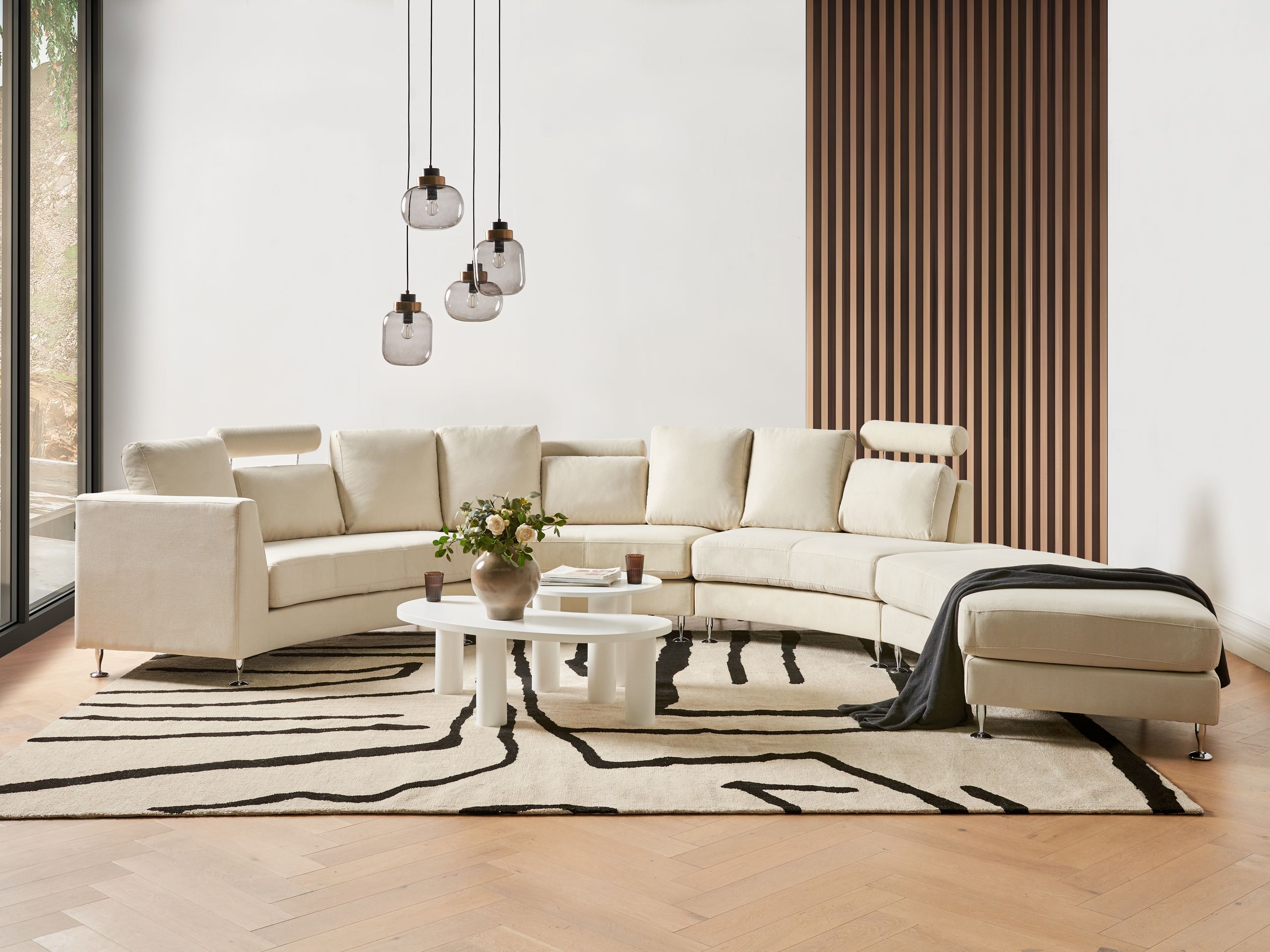 Sofá circular de 7 lugares em tecido creme ROTUNDE