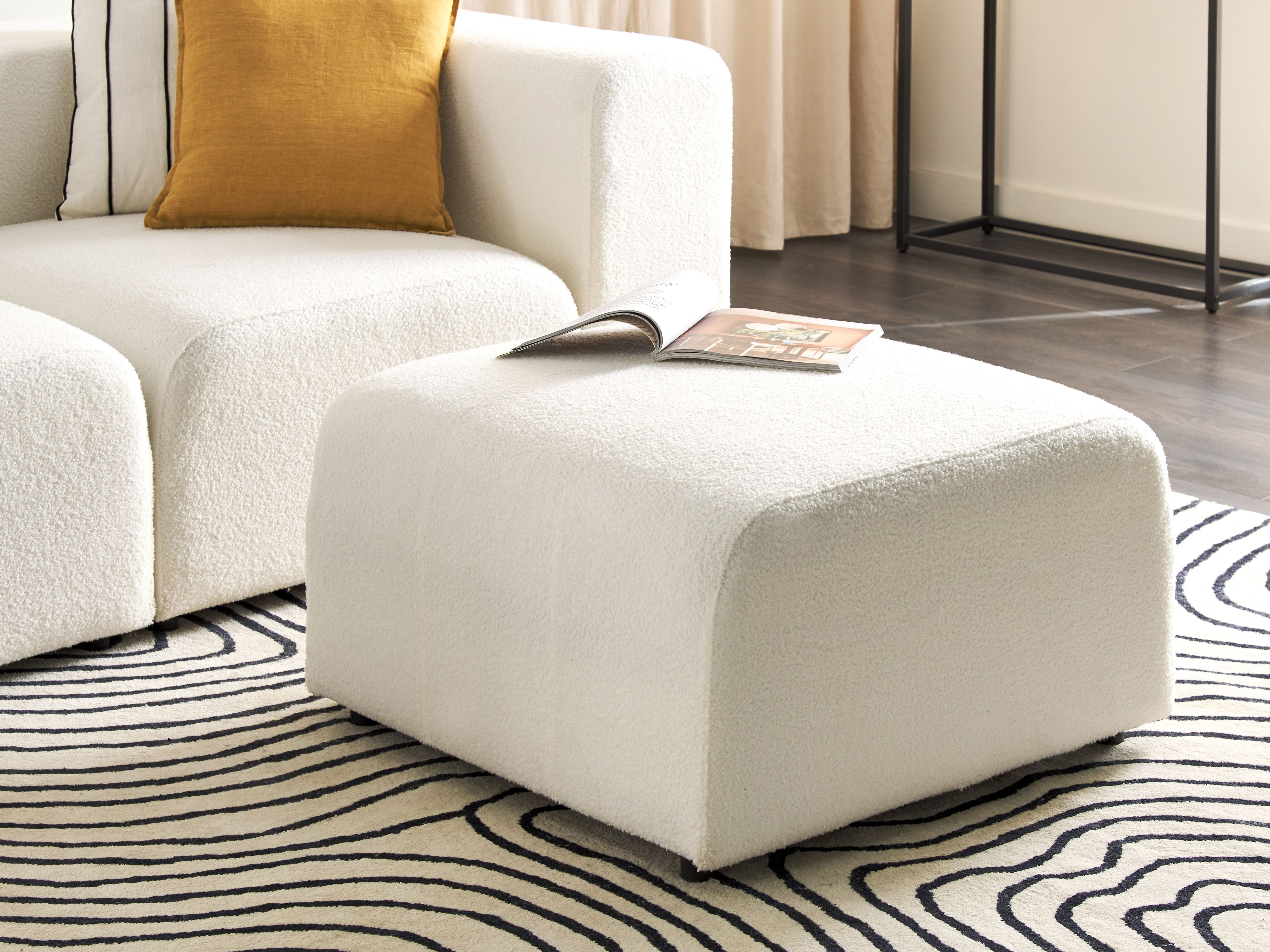 Ottomane Bouclé cremeweiß rechteckig 74 x 75 cm FALSTERBO Beliani.de