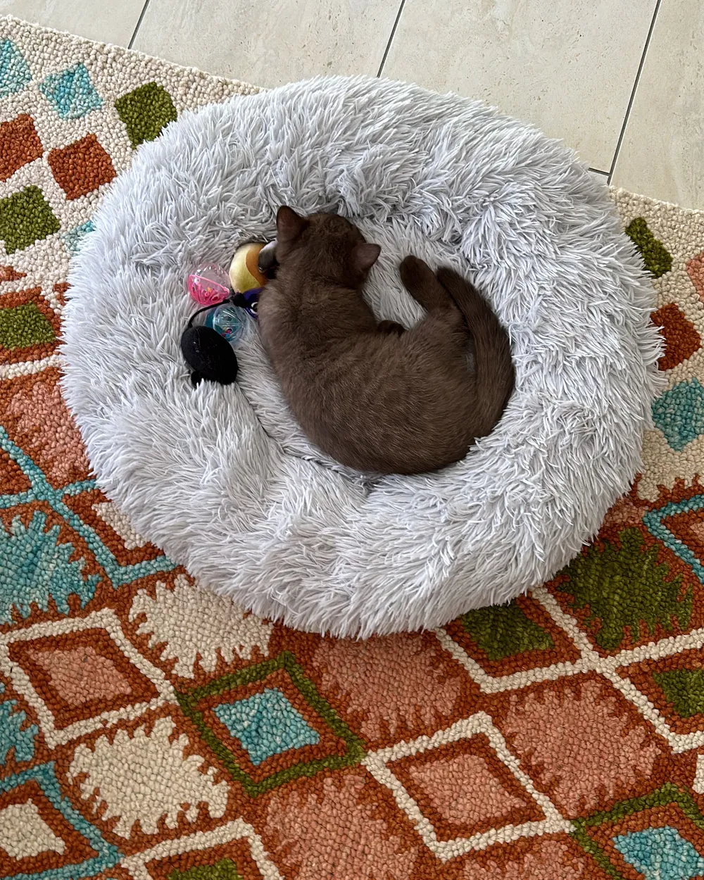 Pet Bed KULU Faux Fur Light Grey_939938