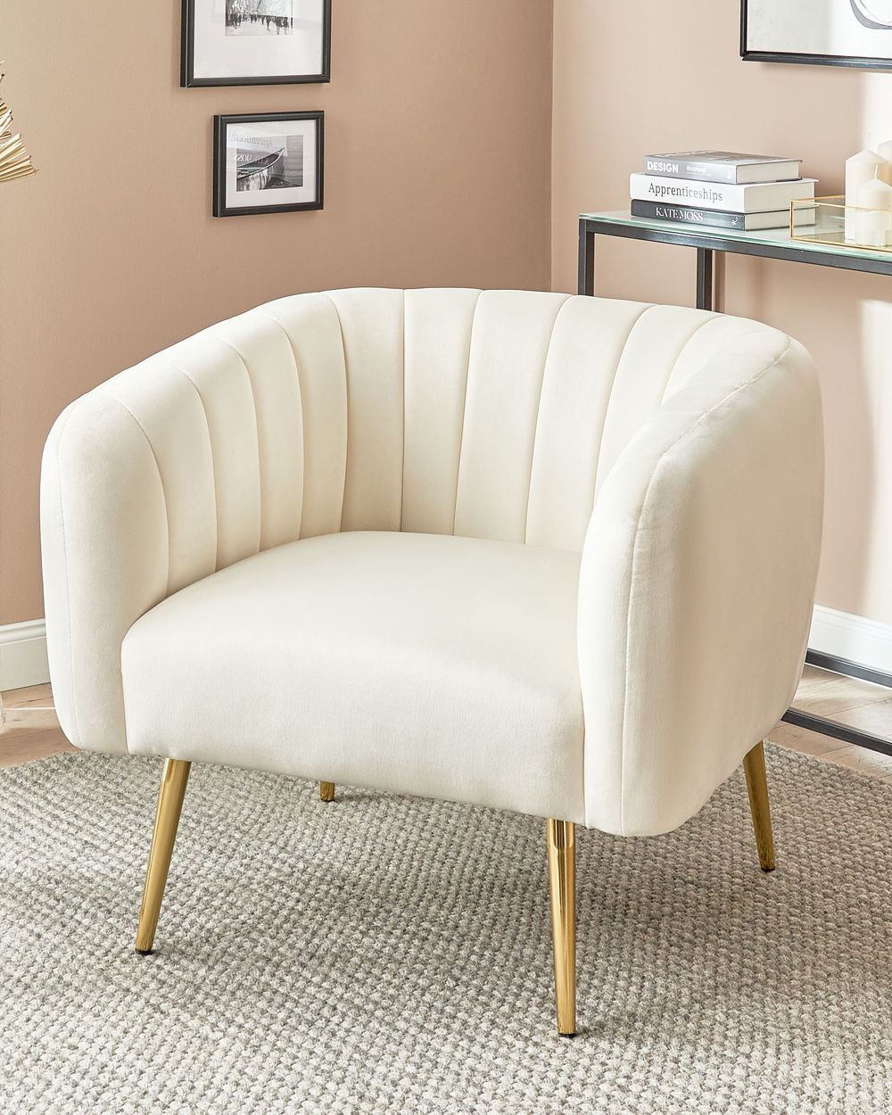 Cream velvet arm chair outlet