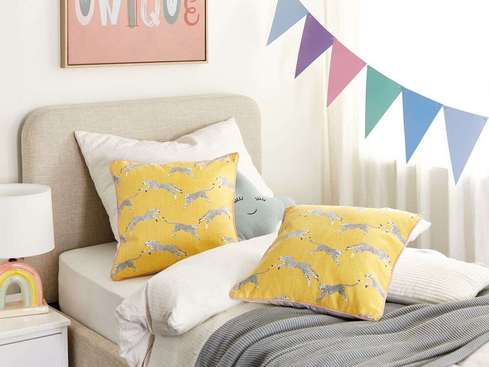 Conjunto de 2 cojines decorativos ARALES 45 x 45 cm Algodón Amarillo Patrón animal