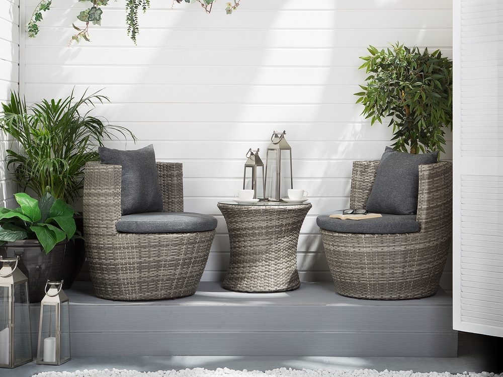 PE Rattan Garden Bistro Set Grey CAPRI Beliani.cz