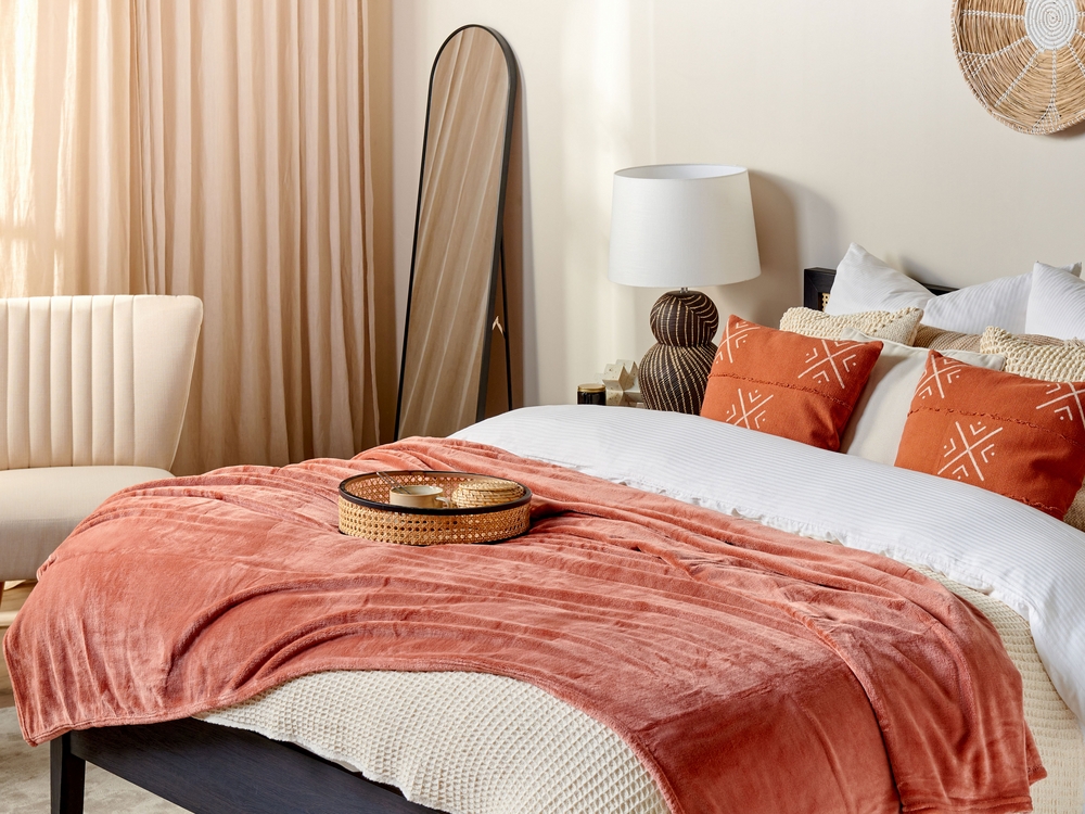 Blanket BAYBURT 150 x 200 cm Coral Beliani