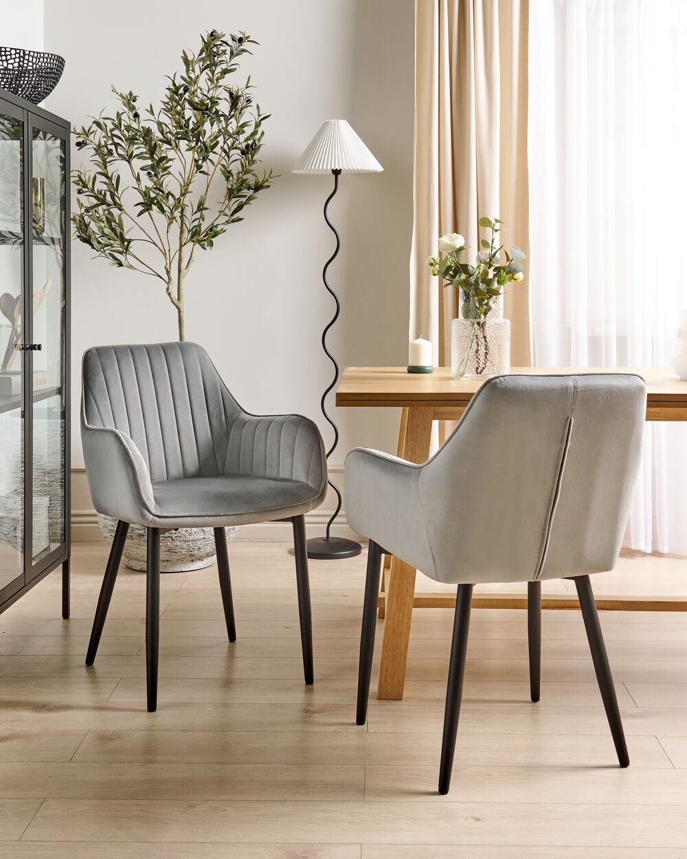 Set of 2 Velvet Dining Chairs Dark Grey WELLSTON Beliani.cz